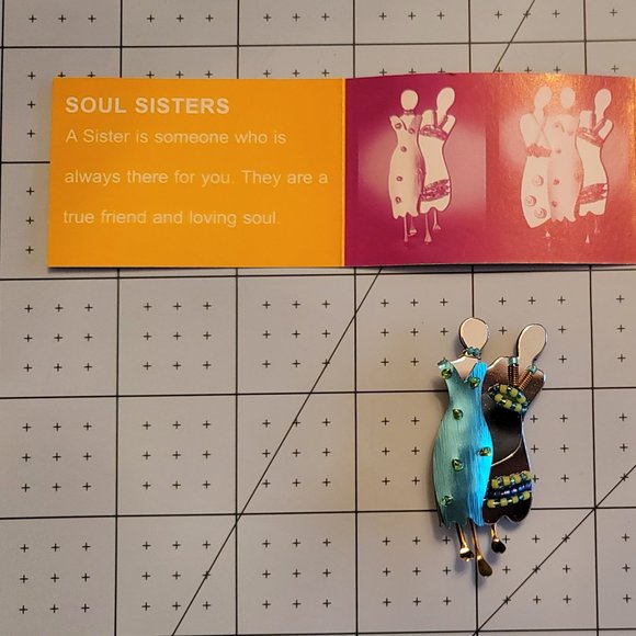 Liztech Vintage Soul Sisters Brooch - Picture 2 of 4